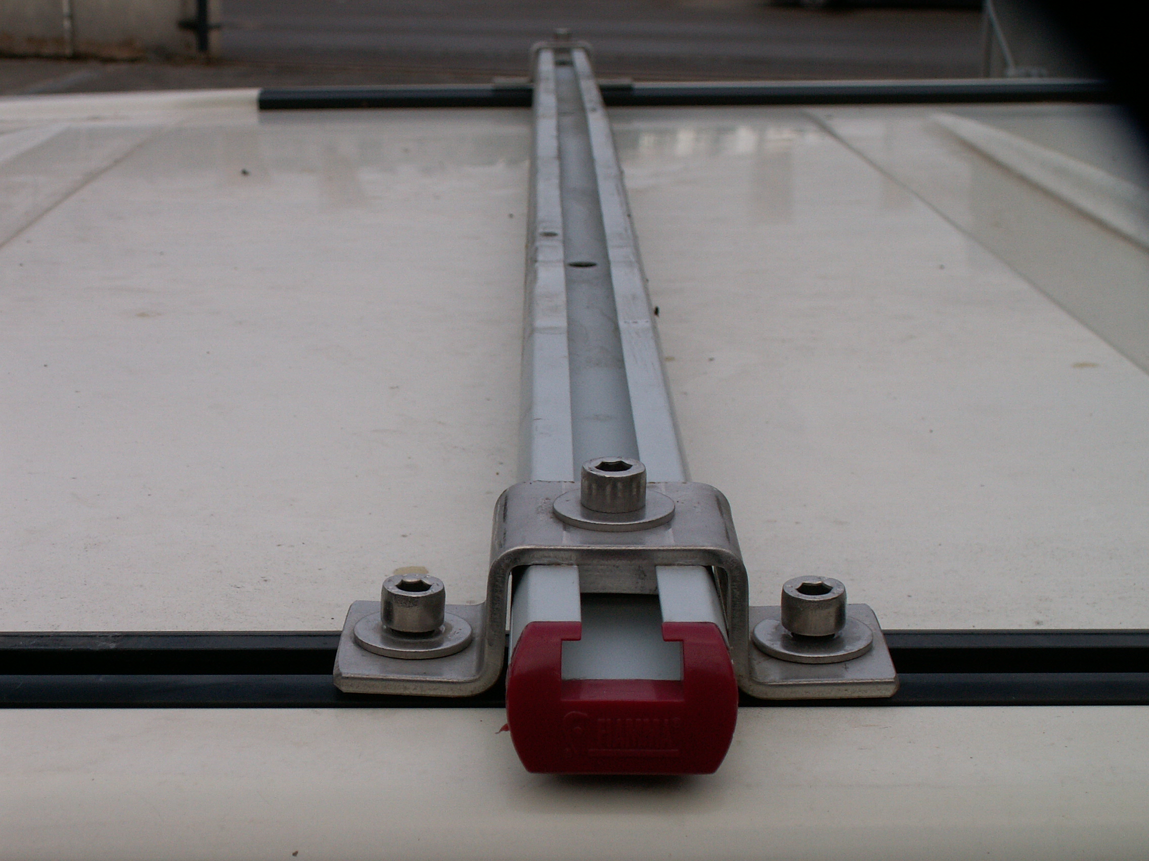 Dachträgersystem mit C-Schiene