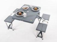 Tisch-Sitz-Koffer_01